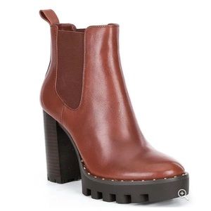 Antonio Melani
Paiva Leather Chunky Lug Sole Chelsea Booties